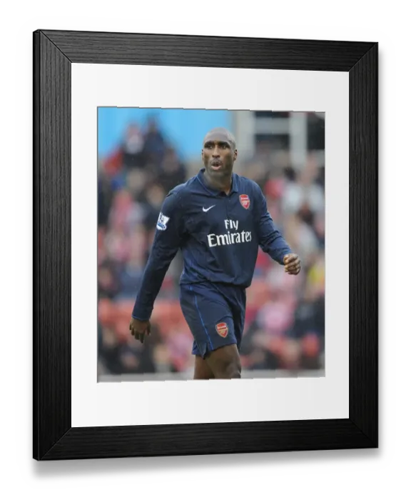 Framed Print : Sol Campbell's Emotional Reunion: Arsenal's FA Cup Defeat at Stoke (3-1)