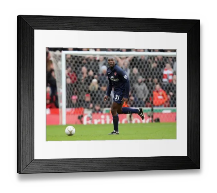 Framed Print : Sol Campbell's Emotional Return: Arsenal's FA Cup Defeat at Stoke City (1 / 24 / 10)