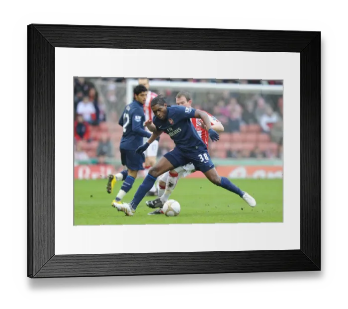 Framed Print : Jay Emmanuel Thomas (Arsenal) Glenn Whelan (Stoke). Stoke City 3: 1 Arsenal Framed Print : Jay Emmanuel Thomas (Arsenal) Glenn Whelan (Stoke). Stoke City 3: 1 Arsenal