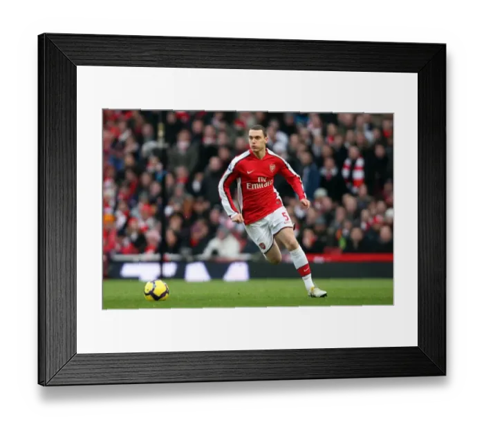Framed Print : Thomas Vermaelen's Disappointing Day: Arsenal 1-3 Manchester United, Barclays Premier League (January 31, 2010) Framed Print : Thomas Vermaelen's Disappointing Day: Arsenal 1-3 Manchester United, Barclays Premier League (January 31, 2010)