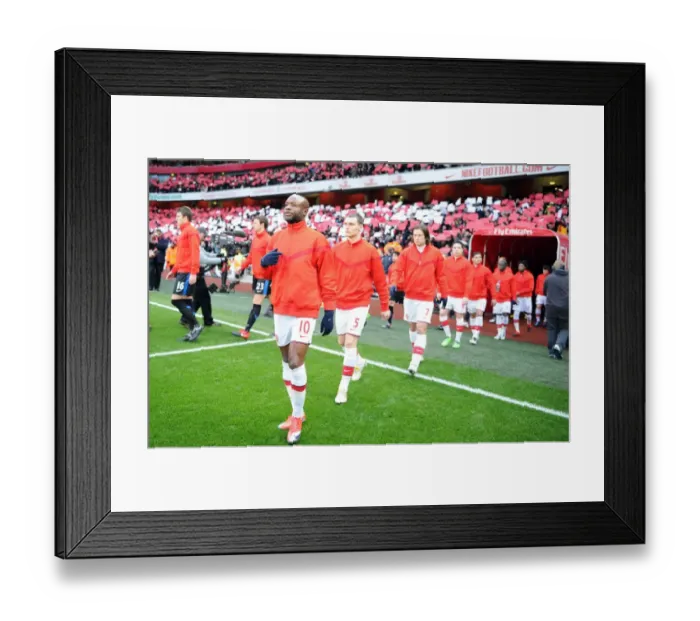 Framed Print : Gallas vs. Scholes: Manchester United's Dominance over Arsenal (31 / 10 / 2010)