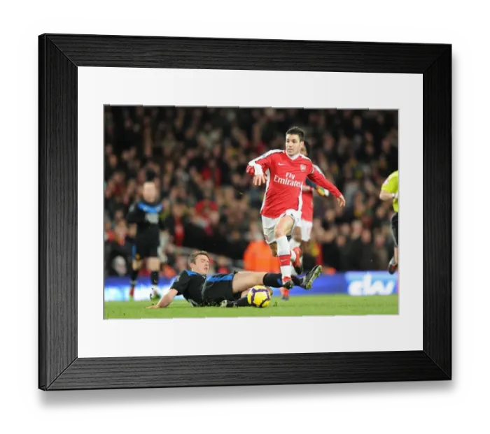Framed Print : Cesc Fabregas (Arsenal) Michael Carrick (Man United). Arsenal 1: 3 Manchester United