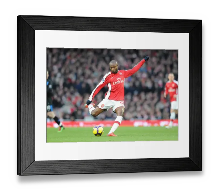 Framed Print : Gallas vs. Scholes: Manchester United's Triumph Over Arsenal (31 / 10 / 2010) Framed Print : Gallas vs. Scholes: Manchester United's Triumph Over Arsenal (31 / 10 / 2010)