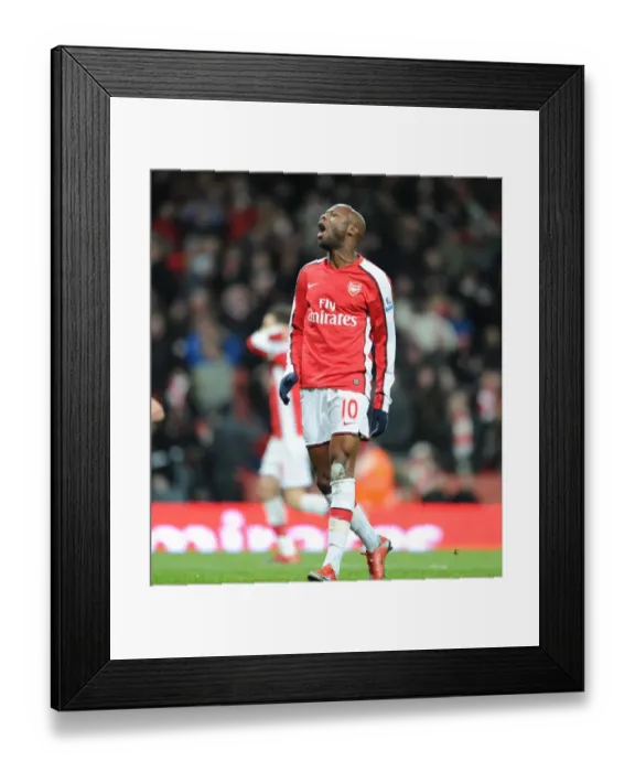 Framed Print : Scholes Shines: Manchester United's Triumph Over Arsenal (31 / 10 / 2010) - Paul Scholes Outclasses William Gallas