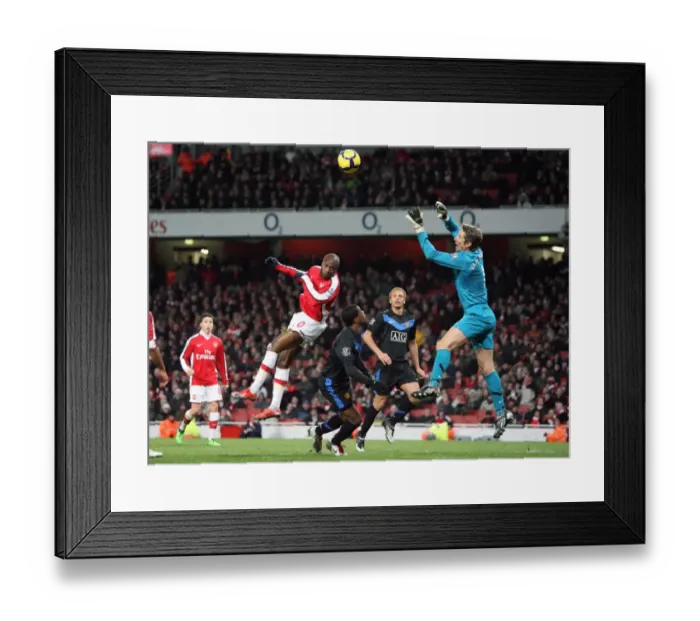 Framed Print : William Gallas (Arsenal) Edwin van der Sar (Man Utd). Arsenal 1: 3 Manchester United Framed Print : William Gallas (Arsenal) Edwin van der Sar (Man Utd). Arsenal 1: 3 Manchester United
