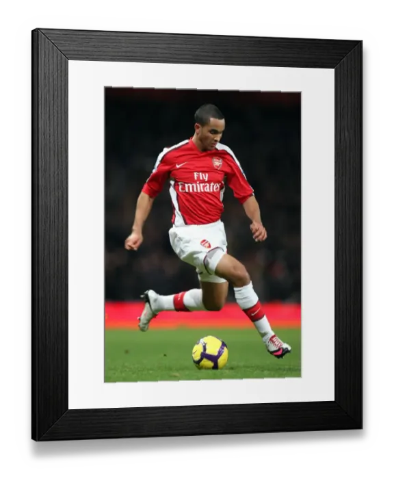 Framed Print : Theo Walcott (Arsenal). Arsenal 1: 3 Manchester United. Barclays Premier League Framed Print : Theo Walcott (Arsenal). Arsenal 1: 3 Manchester United. Barclays Premier League