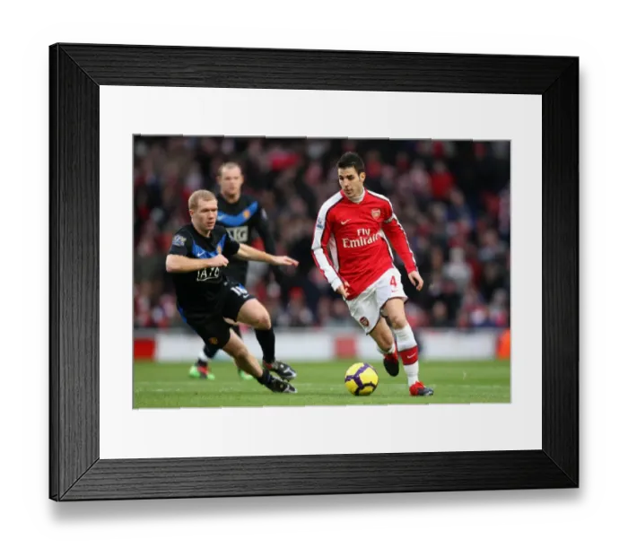 Framed Print : Cesc Fabregas vs. Paul Scholes: Manchester United's Triumph over Arsenal (31 / 01 / 10) Framed Print : Cesc Fabregas vs. Paul Scholes: Manchester United's Triumph over Arsenal (31 / 01 / 10)