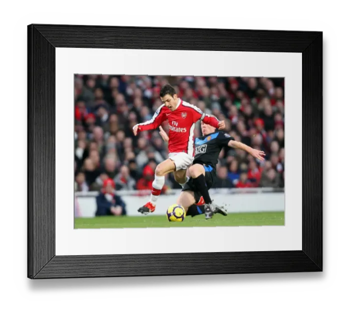Framed Print : Clash of Legends: Fabregas vs. Scholes - Arsenal's 3-1 Defeat to Manchester United