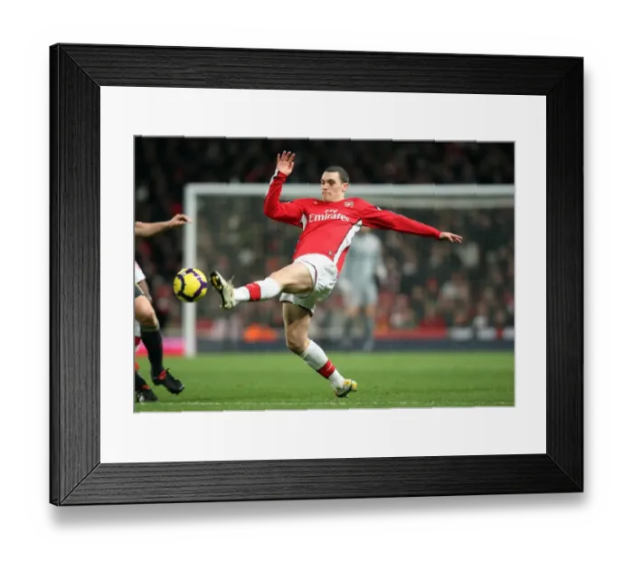 Framed Print : Thomas Vermaelen (Arsenal). Arsenal 1: 0 Liverpool. Barclays Premier League