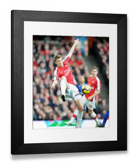 Framed Print : Nicklas Bendtner (Arsenal). Arsenal 2: 0 Sunderland, Barclays Premier League
