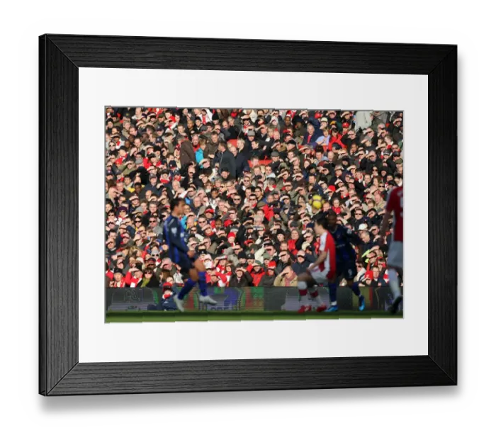 Framed Print : Arsenal fans. Arsenal 2: 0 Sunderland. Barclays Premier League. Emirates Stadium, 20  /  2  /  10
