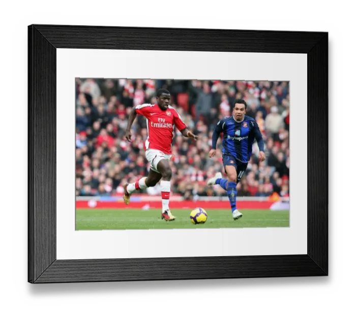 Framed Print : Emmanuel Eboue (Arsenal) Kieran Richardson (Sunderland). Arsenal 2: 0 Sunderland Framed Print : Emmanuel Eboue (Arsenal) Kieran Richardson (Sunderland). Arsenal 2: 0 Sunderland