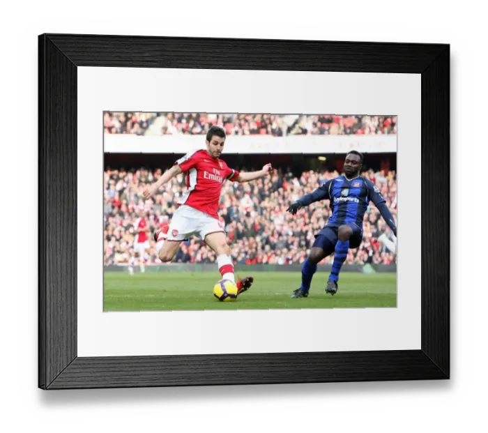 Framed Print : Cesc Fabregas (Arsenal) John Mensah (Sunderland). Arsenal 2: 0 Sunderland Framed Print : Cesc Fabregas (Arsenal) John Mensah (Sunderland). Arsenal 2: 0 Sunderland