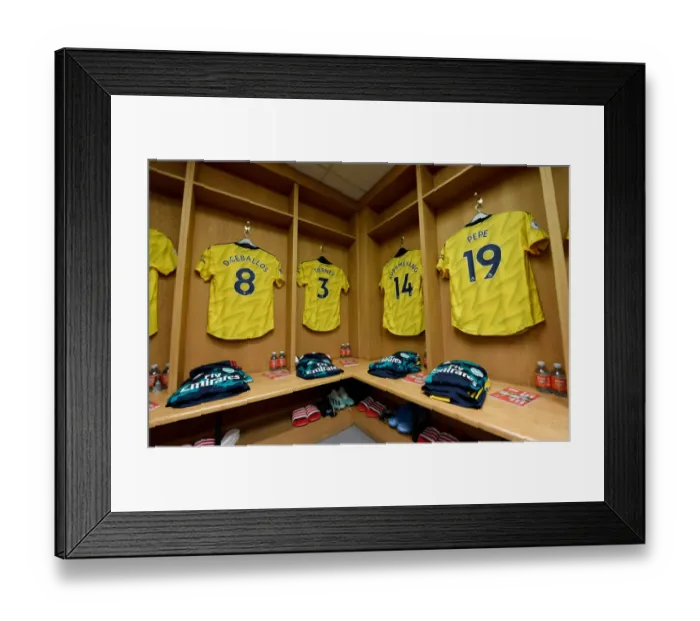 Framed Print : Arsenal's Unified Focus: The Pre-Match Huddle before Sheffield United vs Arsenal, Premier League 2019-20