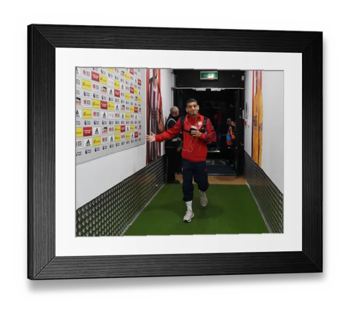 Framed Print : Torreira's Focus: Arsenal's Midfield Maestro Readies for Sheffield United Battle (Premier League 2019-20)