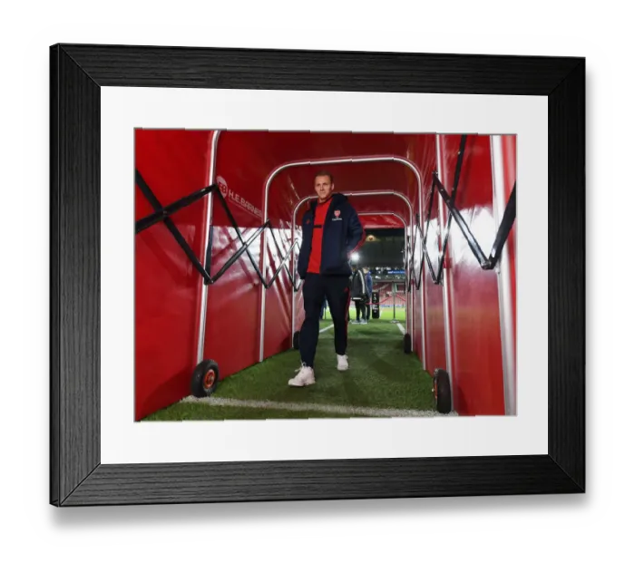Framed Print : Arsenal's Bernd Leno Focuses Ahead of Sheffield United Clash (2019-20)