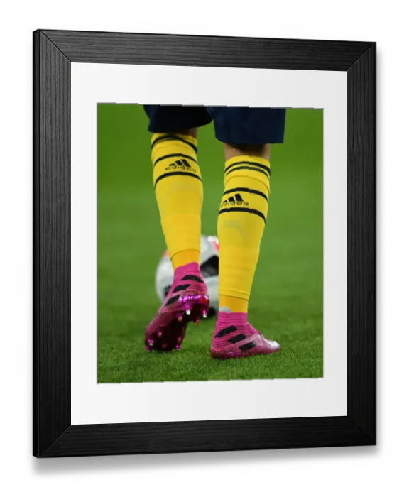 Framed Print : Lucas Torreira Gears Up: Arsenal vs Sheffield United, Premier League 2019-20 Framed Print : Lucas Torreira Gears Up: Arsenal vs Sheffield United, Premier League 2019-20