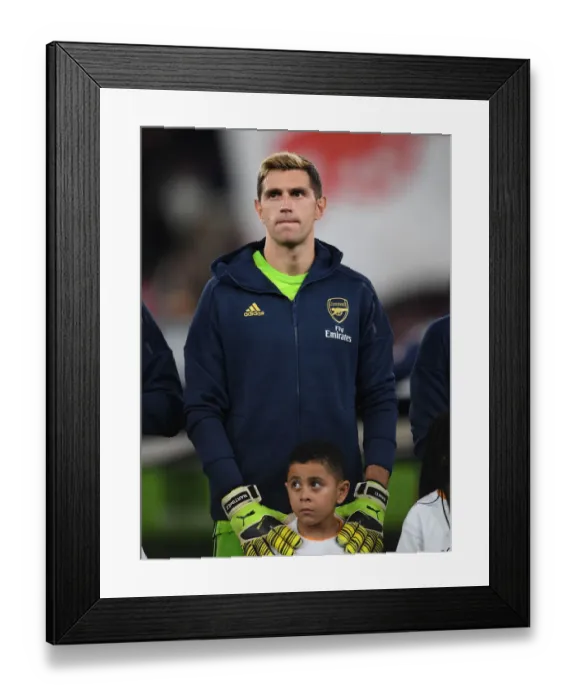 Framed Print : Emi Martinez's Emirates Debut: Arsenal's Win Against Vitoria Guimaraes in Europa League