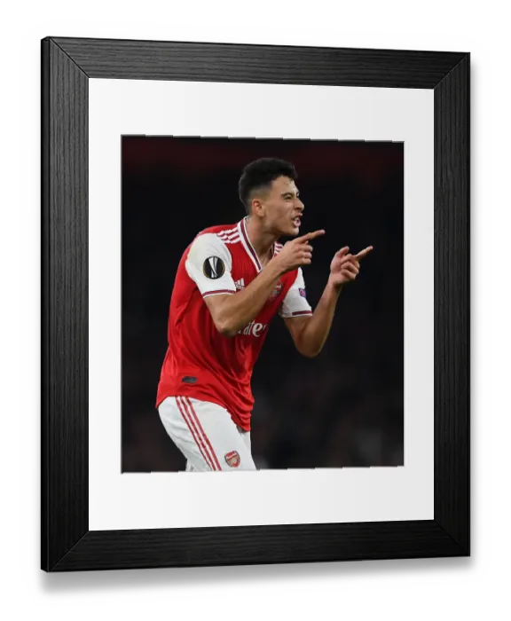 Framed Print : Martinelli's Stunner: Arsenal's Europa League Victory over Vitoria Guimaraes