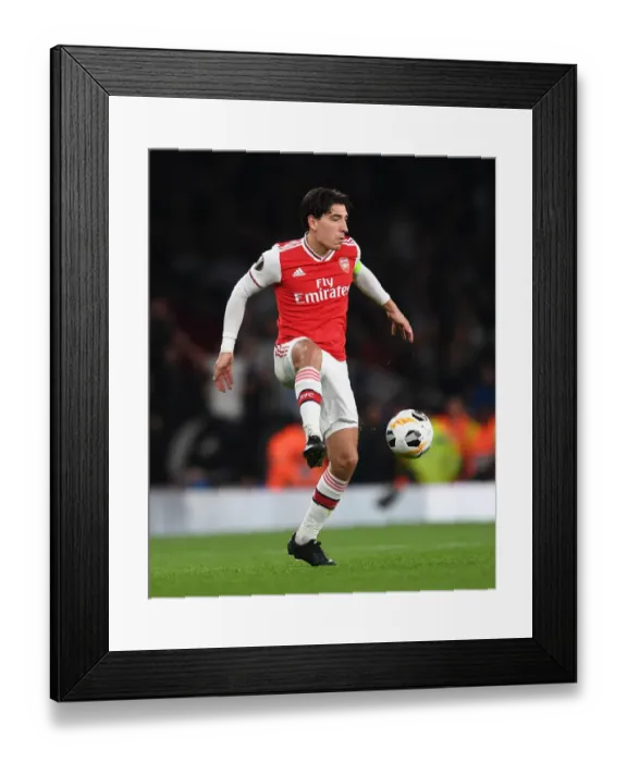 Framed Print : Arsenal's Hector Bellerin in Action during Europa League Clash against Vitoria Guimaraes