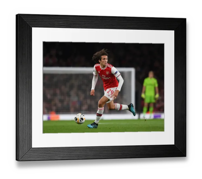 Framed Print : Arsenal's Guendouzi in Action against Vitoria Guimaraes in UEFA Europa League