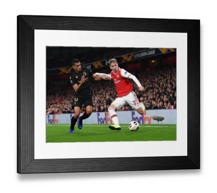 Framed Print : Emile Smith Rowe Faces Pressure: Arsenal's Battle Against Vitoria Guimaraes in Europa League Framed Print : Emile Smith Rowe Faces Pressure: Arsenal's Battle Against Vitoria Guimaraes in Europa League