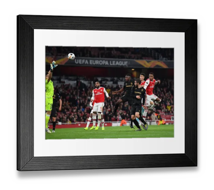 Framed Print : Martinelli Scores: Arsenal Overpowers Vitoria Guimaraes in Europa League