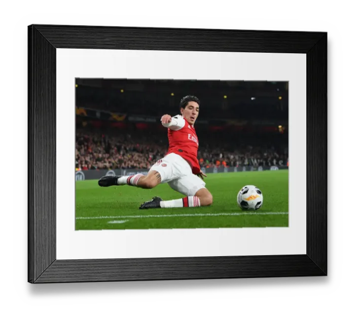 Framed Print : Hector Bellerin in Action: Arsenal vs. Vitoria Guimaraes, Europa League 2019-20