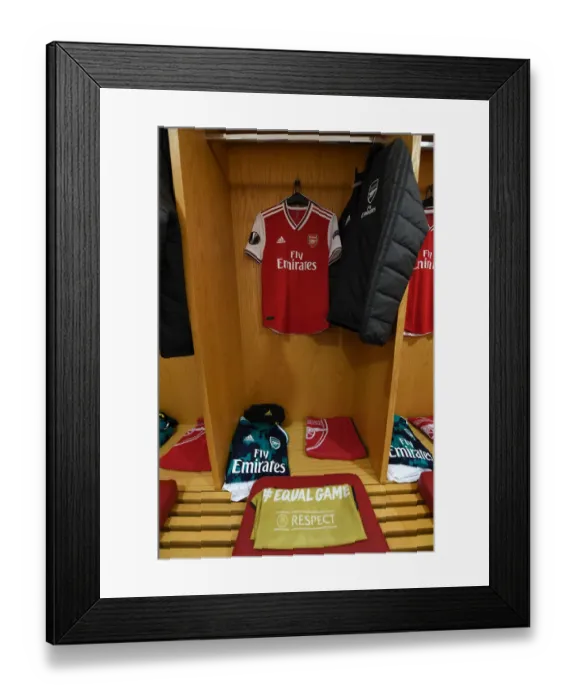 Framed Print : Arsenal FC: Unity in the Changing Room Before Europa League Clash vs Vitoria Guimaraes (2019-20) Framed Print : Arsenal FC: Unity in the Changing Room Before Europa League Clash vs Vitoria Guimaraes (2019-20)