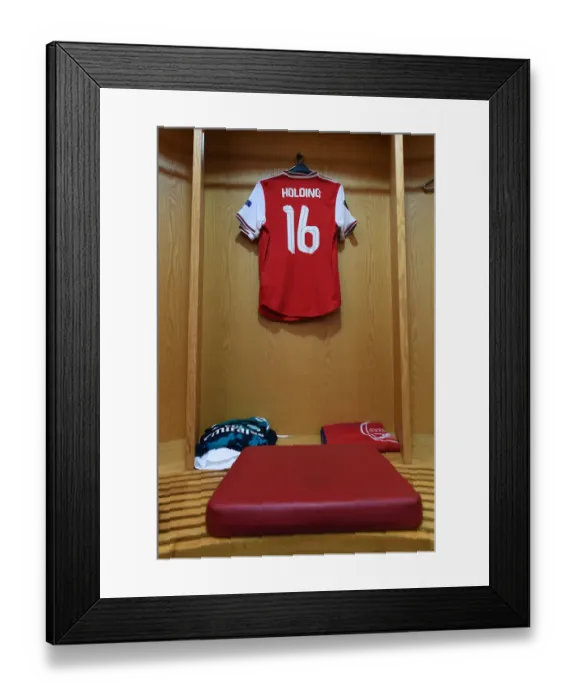 Framed Print : Rob Holding Prepares for Arsenal's Europa League Battle against Vitoria Guimaraes Framed Print : Rob Holding Prepares for Arsenal's Europa League Battle against Vitoria Guimaraes