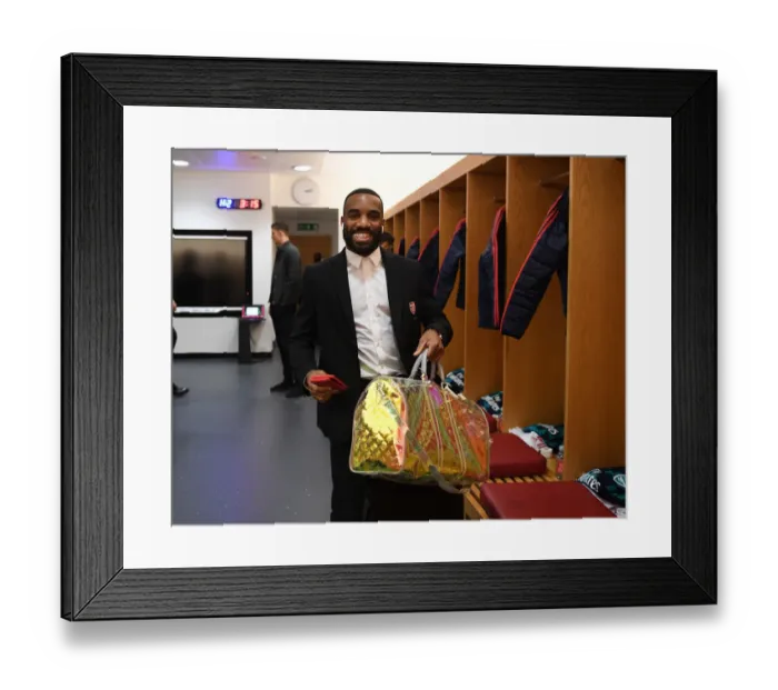 Framed Print : Arsenal vs Crystal Palace: Premier League Clash at Emirates Stadium