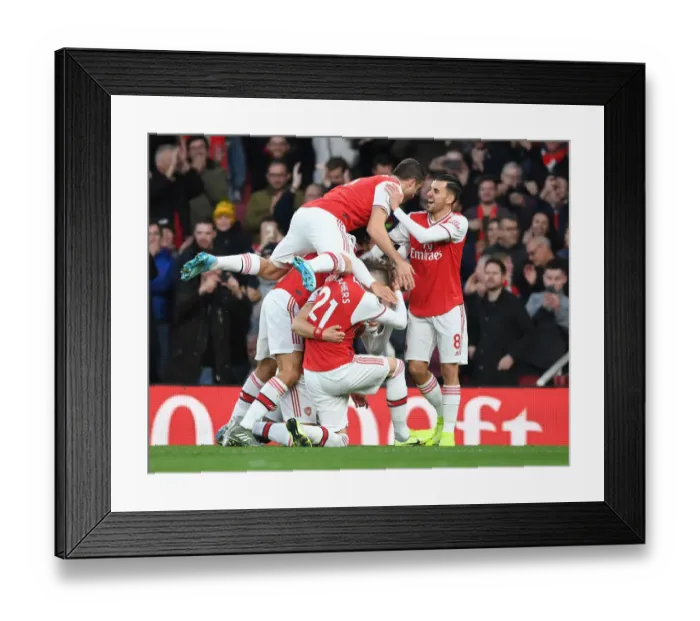Framed Print : Arsenal vs Crystal Palace: Premier League Clash at Emirates Stadium, October 2019 Framed Print : Arsenal vs Crystal Palace: Premier League Clash at Emirates Stadium, October 2019