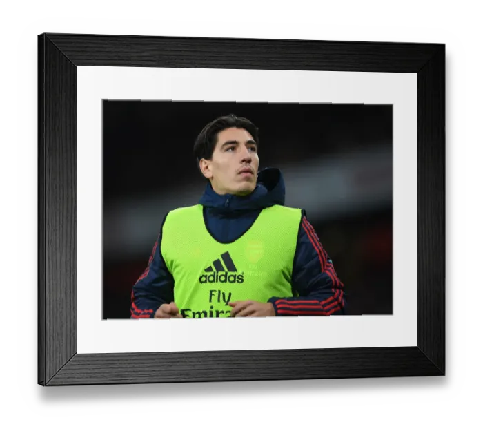 Framed Print : Arsenal's Bellerin Faces Off Against Crystal Palace in Premier League Showdown