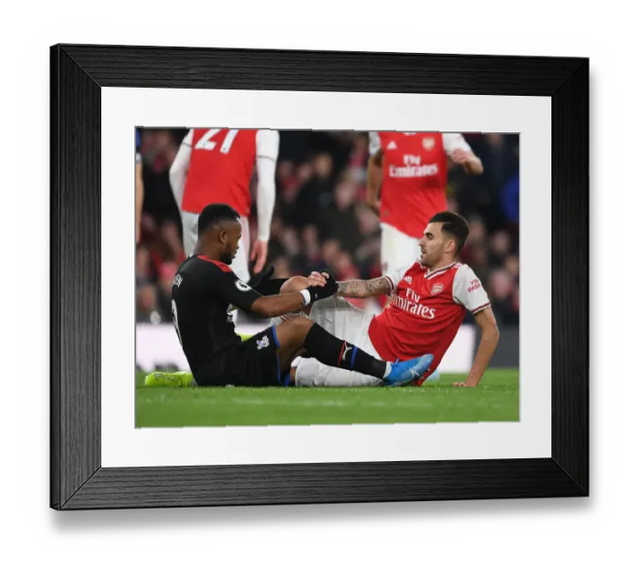Framed Print : Arsenal vs Crystal Palace: Premier League Clash at Emirates Stadium