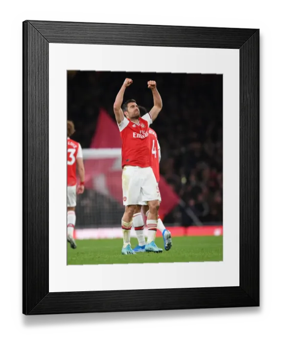 Framed Print : Arsenal vs Crystal Palace: Premier League Clash at Emirates Stadium Framed Print : Arsenal vs Crystal Palace: Premier League Clash at Emirates Stadium