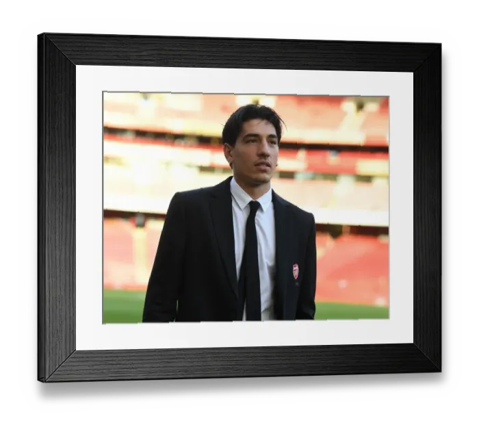 Framed Print : Arsenal's Hector Bellerin: Pre-Match Focus at Emirates Stadium (Arsenal v Crystal Palace, 2019-20) Framed Print : Arsenal's Hector Bellerin: Pre-Match Focus at Emirates Stadium (Arsenal v Crystal Palace, 2019-20)