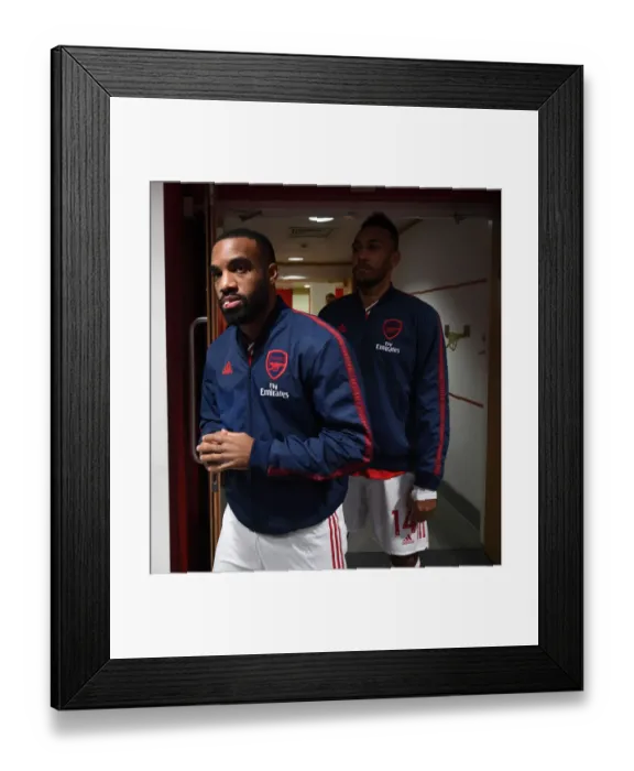 Framed Print : Arsenal vs Crystal Palace: Premier League Clash at Emirates Stadium