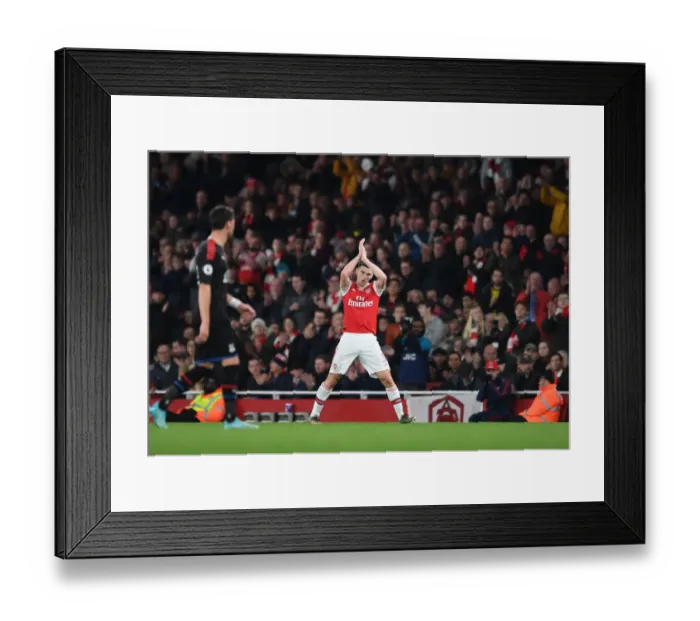 Framed Print : Arsenal's Kieran Tierney Applauds Fans in Arsenal vs Crystal Palace Match, 2019-20 Premier League Framed Print : Arsenal's Kieran Tierney Applauds Fans in Arsenal vs Crystal Palace Match, 2019-20 Premier League