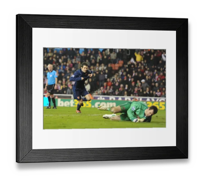 Framed Print : Cesc Fabregas Stunner: Arsenal's Second Goal in 3-1 Victory over Stoke City, 2010