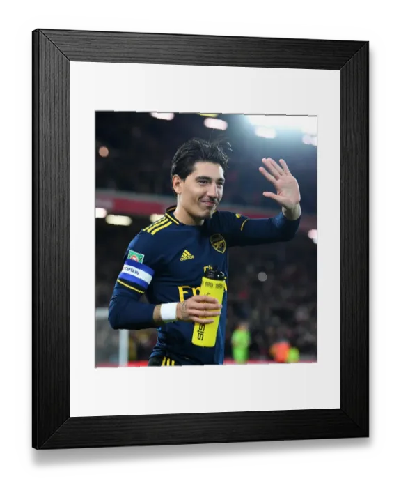 Framed Print : Hector Bellerin of Arsenal Prepares for Carabao Cup Showdown at Anfield: Liverpool vs. Arsenal