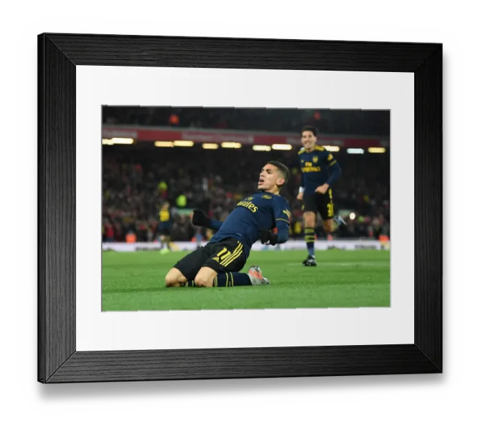 Framed Print : Torreira's Stunner: Arsenal's Surprising Carabao Cup Victory over Liverpool