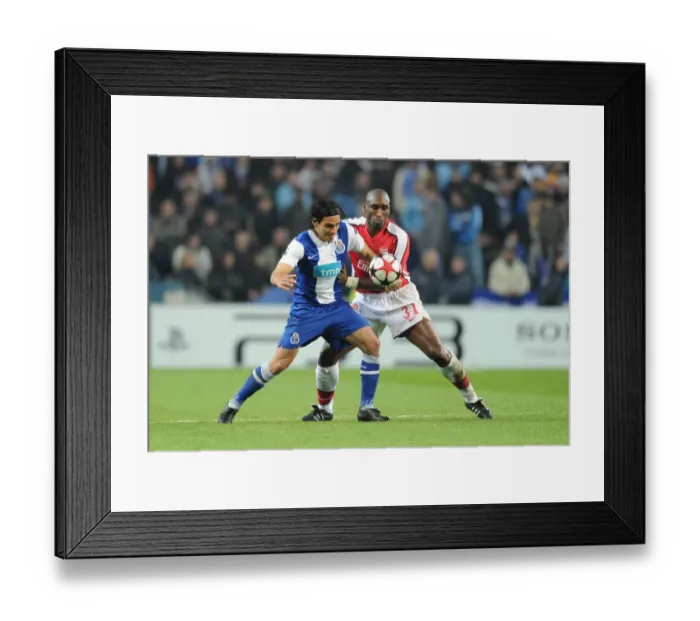 Framed Print : Sol Campbell (Arsenal) Falcao (Porto). FC Porto 2: 1 Arsenal, UEFA Champions League