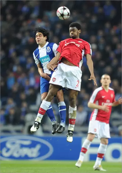 Abou Diaby (Arsenal) Falcao (Porto). FC Porto 2: 1 Arsenal, UEFA Champions League