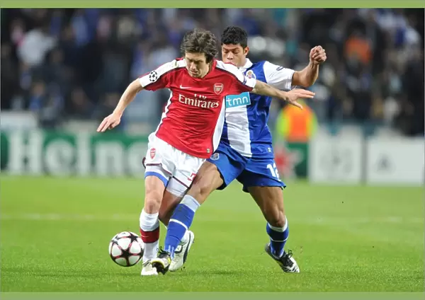 Tomas Rosicky (Arsenal) Hulk (Porto). FC Porto 2: 1 Arsenal, UEFA Champions League