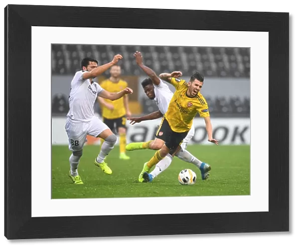Dani Ceballos vs Mikel Agu: Intense Clash in Vitoria Guimaraes vs Arsenal UEFA Europa League Match
