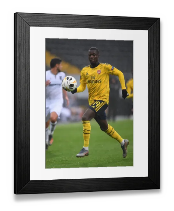 Framed Print : Pepe in Action: Arsenal's Standout Performance against Vitoria Guimaraes in Europa League (2019-20)