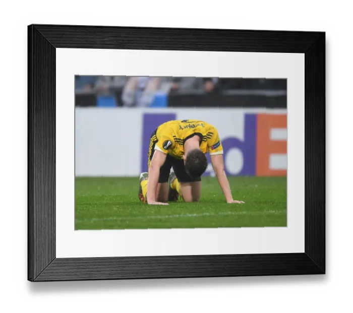 Framed Print : Arsenal's Kieran Tierney in Action during Europa League Match against Vitoria Guimaraes Framed Print : Arsenal's Kieran Tierney in Action during Europa League Match against Vitoria Guimaraes