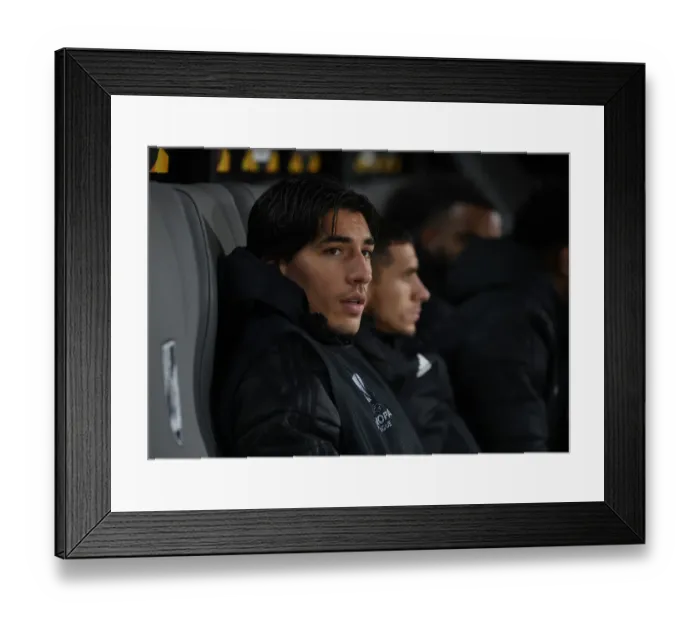 Framed Print : Hector Bellerin Gears Up: Arsenal's Europa League Showdown vs Vitoria Guimaraes