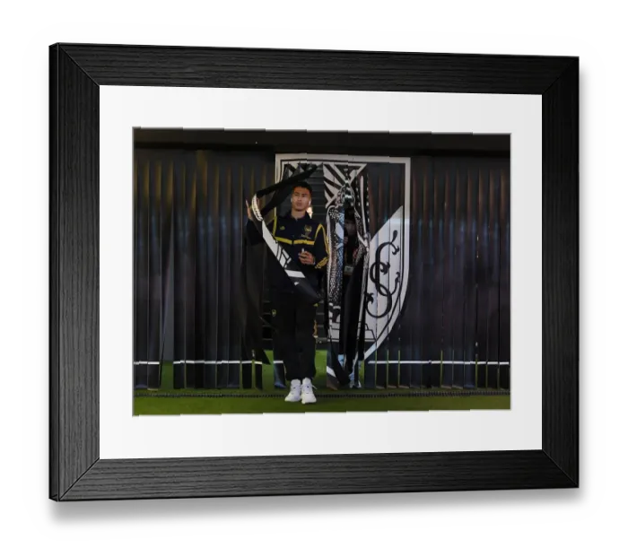 Framed Print : Gabriel Martinelli's Arsenal: Vitoria Guimaraes Showdown in Europa League Group F Framed Print : Gabriel Martinelli's Arsenal: Vitoria Guimaraes Showdown in Europa League Group F
