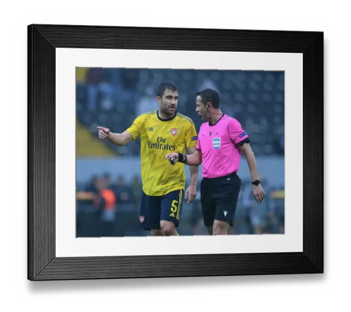 Framed Print : Arsenal vs Vitoria Guimaraes: UEFA Europa League Battle in Portugal, November 2019 Framed Print : Arsenal vs Vitoria Guimaraes: UEFA Europa League Battle in Portugal, November 2019